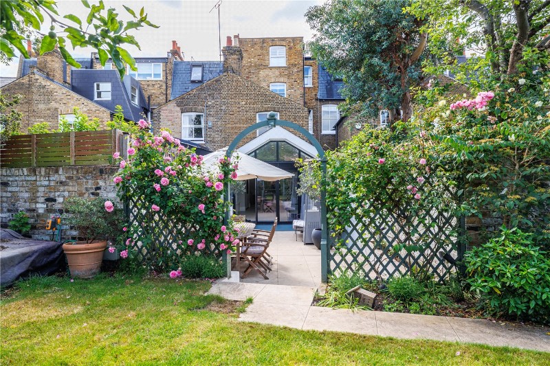 Bovingdon Road, London, SW6