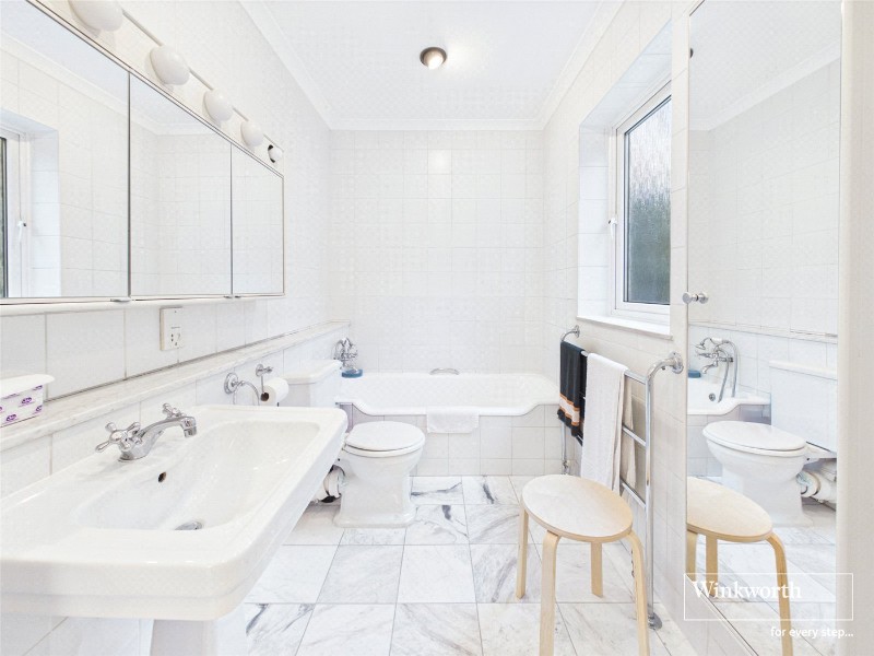Westchester Drive, Hendon, NW4
