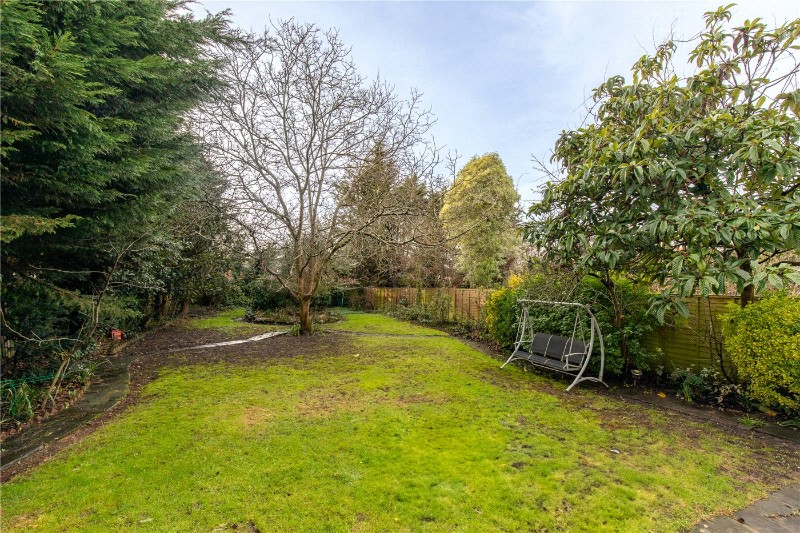 Gunnersbury Avenue, London, W5