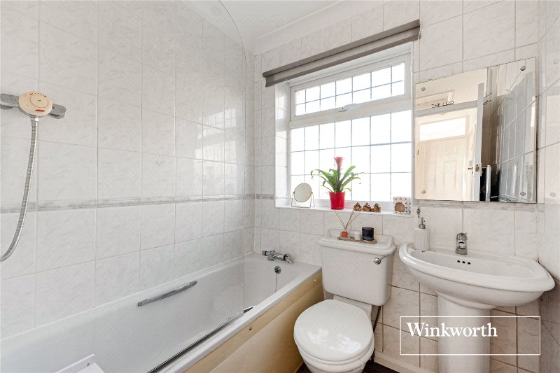 Daneland, East Barnet, EN4