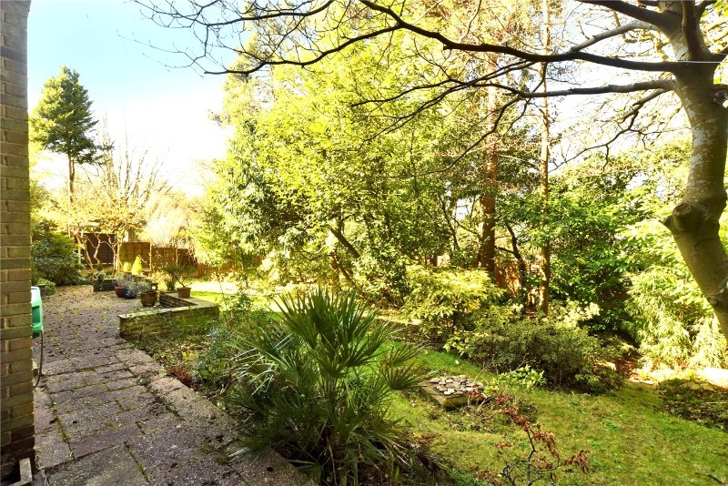 Heights Close, Banstead, Surrey, SM7