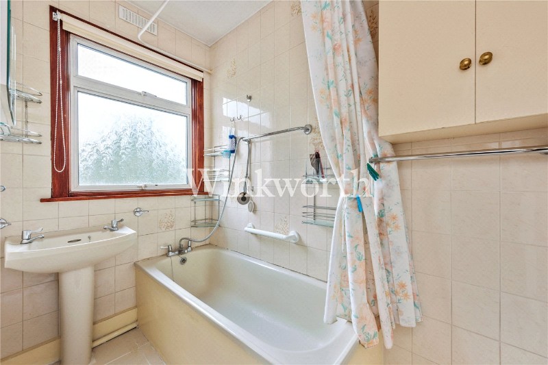 Princes Avenue, London, N13