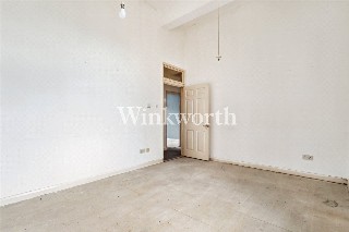 Pennington Drive, London, N21
