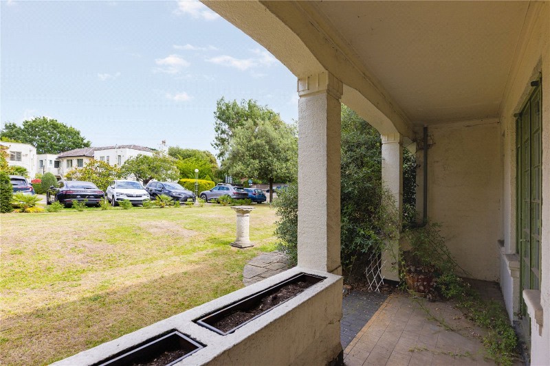 Colebrook Close, London, SW15