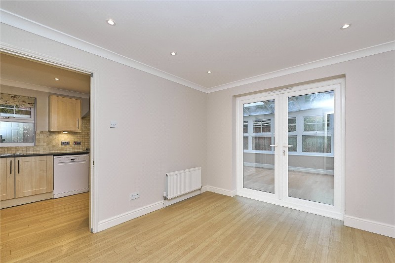 Saint Andrews Gardens, Cobham, Surrey, KT11