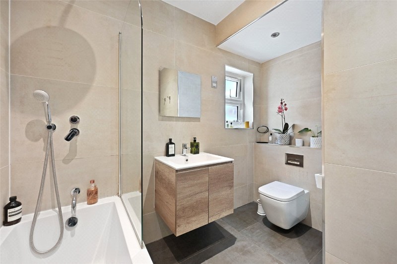 Ormiston Grove, London, W12