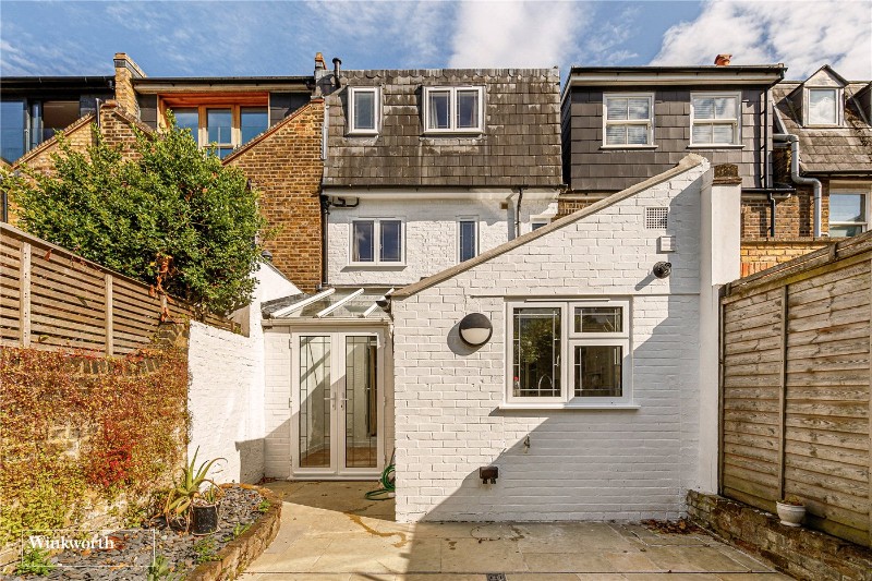 Short Road, London, W4