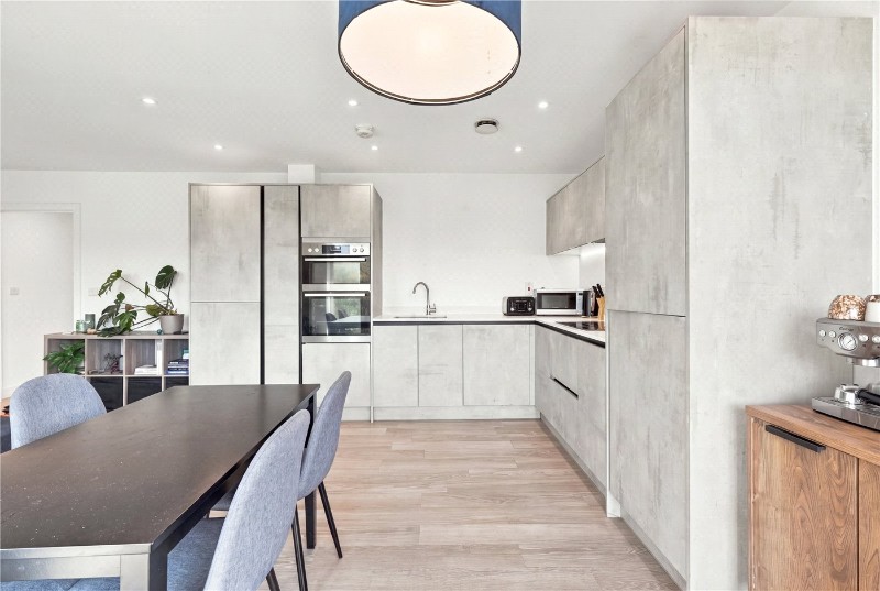 Seven Sisters Road, London, N4