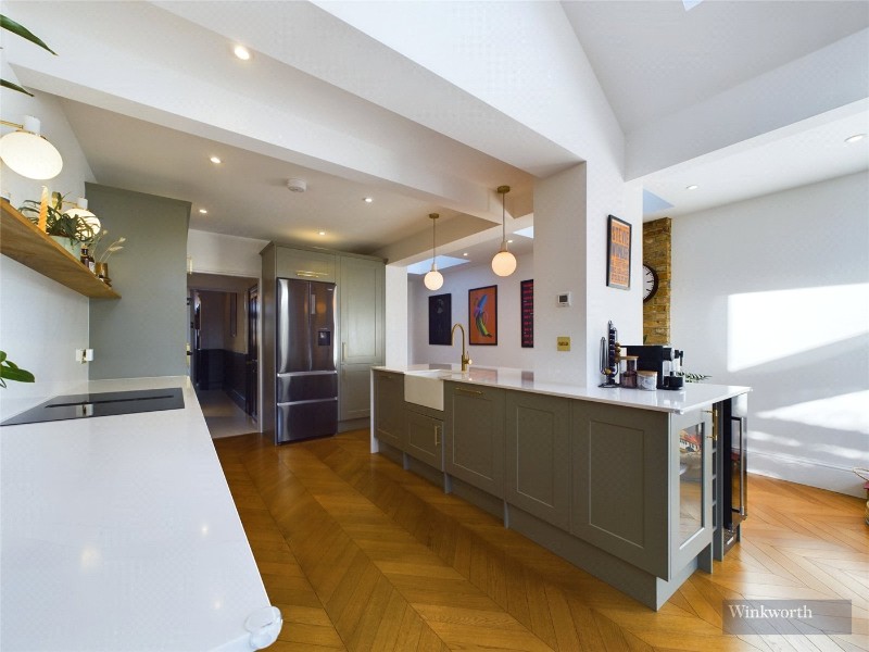 Hook Road, Chessington, KT9