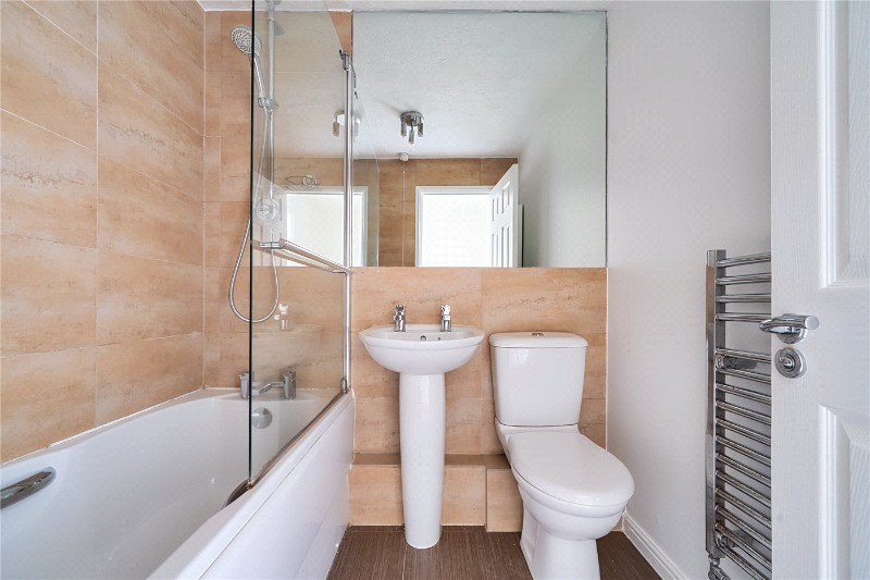 Whitlet Close, Farnham, Surrey, GU9