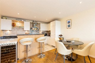 Scott Avenue, London, SW15