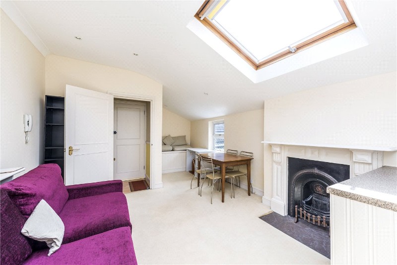 Kingscourt Road, London, SW16