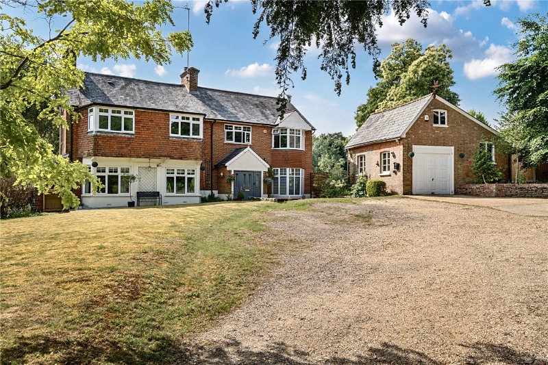 Sandrock Hill Road, Wrecclesham, Farnham, Surrey, GU10