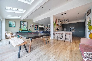 West End Grove, Farnham, Surrey, GU9