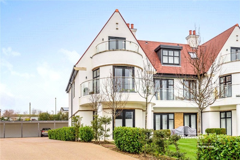 Barton Common Road, New Milton, Hampshire, BH25