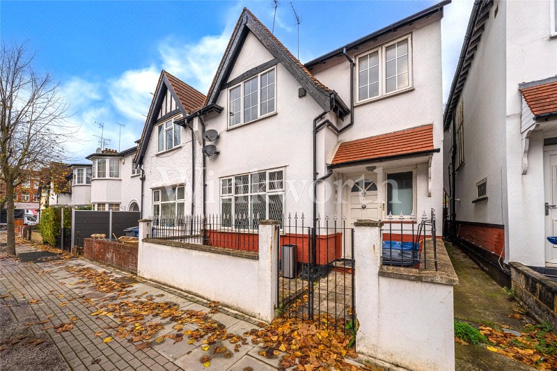 Alyth Gardens, London, NW11