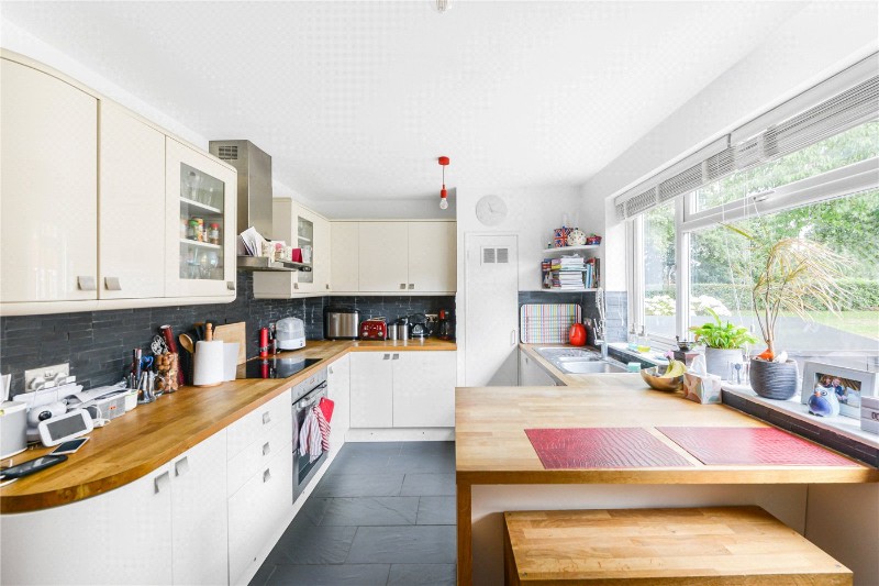 Deeside Road, London, SW17