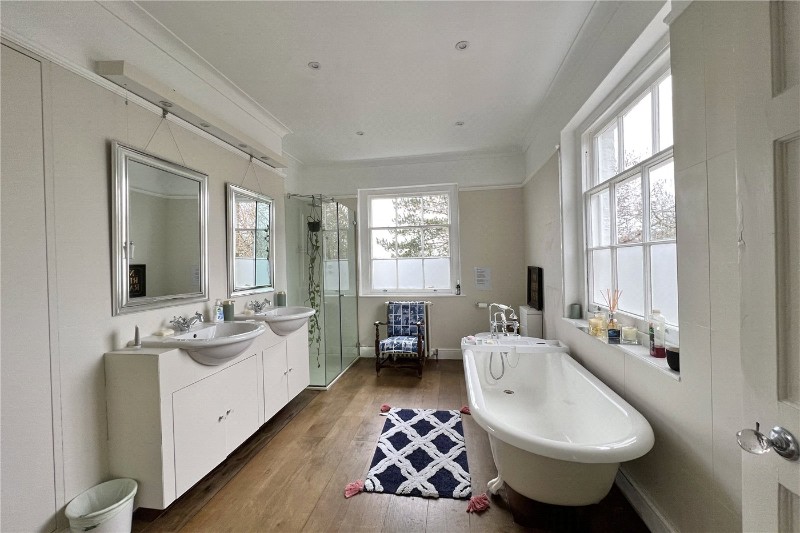 Mayflower Way, Farnham Common, SL2