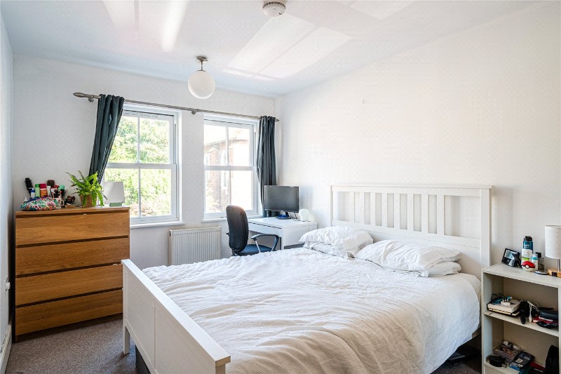 Guernsey Grove, London, SE24