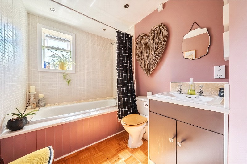 Old Compton Lane, Farnham, Surrey, GU9