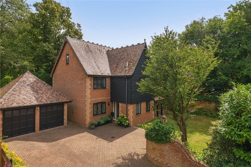 Benett Gardens, Shaw, Newbury, Berkshire, RG14