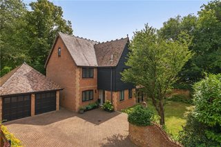 Benett Gardens, Shaw, Newbury, Berkshire, RG14