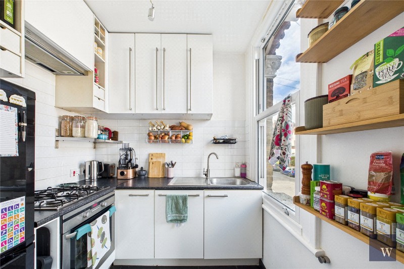 Deronda Road, London, SE24