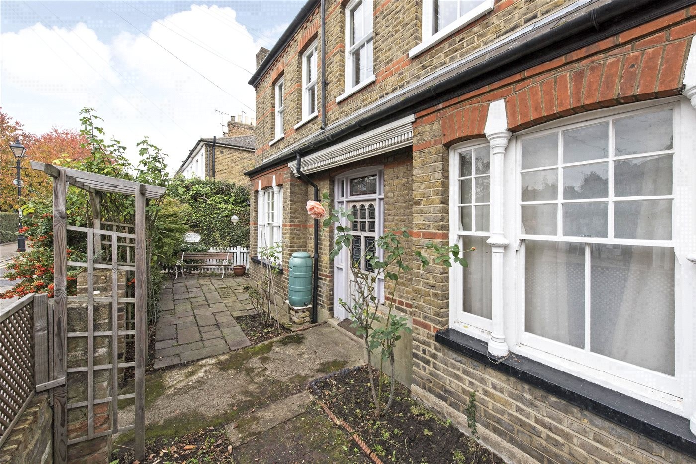 2 bedroom property for sale in Quill Lane, London, SW15 (Ref PUT190036