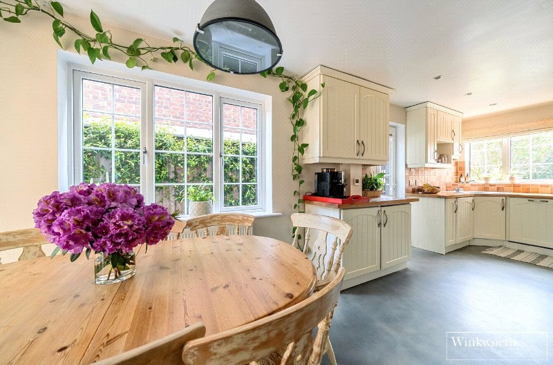 Elizabeth Avenue, Bagshot, Surrey, GU19