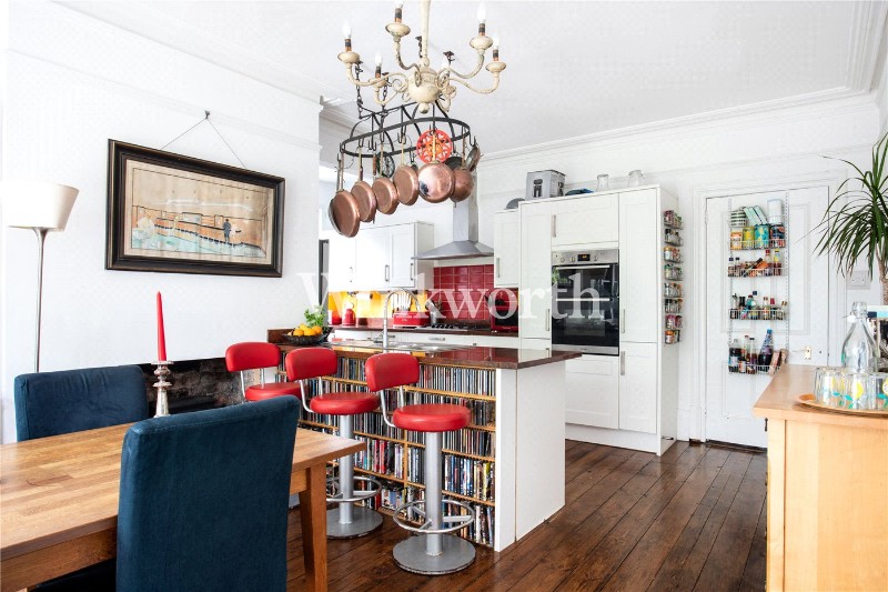 Lakeside Road, London, N13