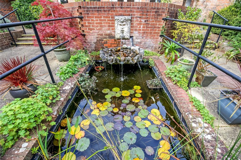 St. Swithun Street, Winchester, Hampshire, SO23