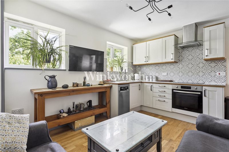 Farndale Avenue, London, N13
