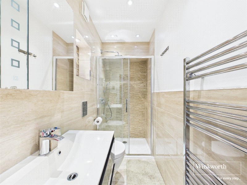 Edgwarebury Lane, Edgware, HA8