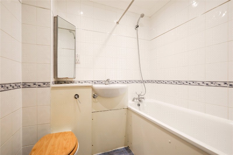 Leeland Terrace, London, W13