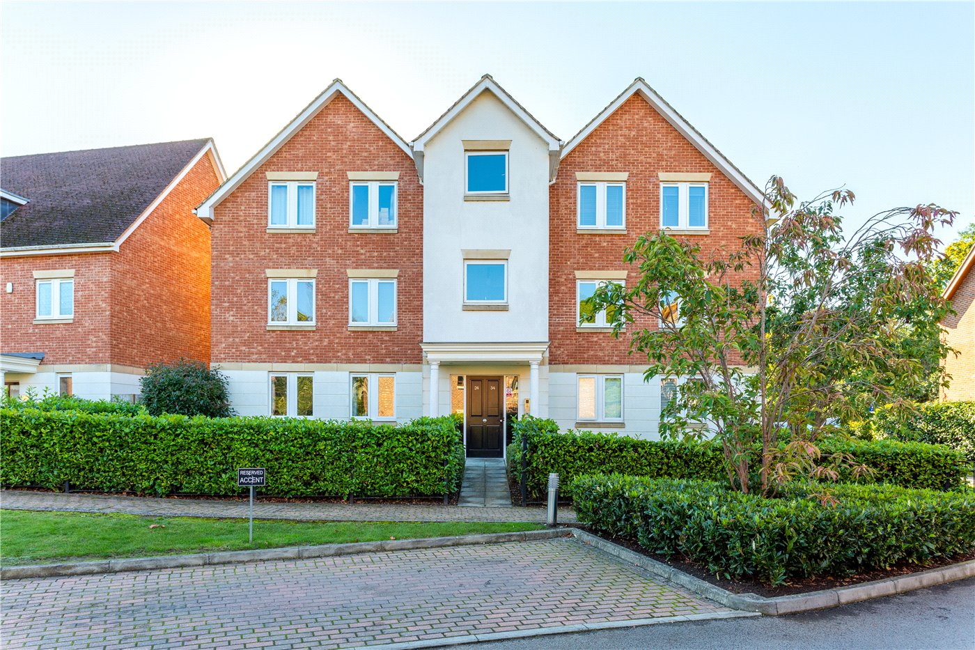 Lakeside Drive, Chobham, GU24