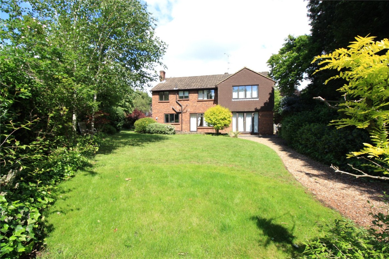 5 bedroom property to rent in Butlers Court Road, Beaconsfield, Bucks