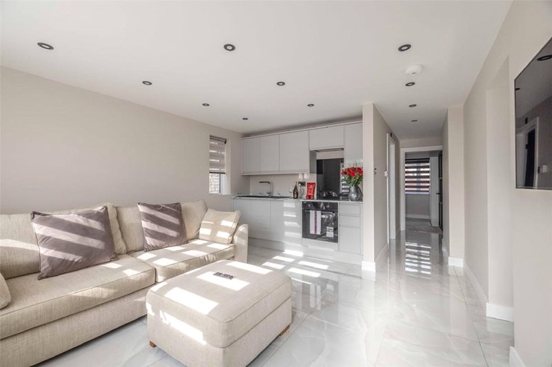 Hewlett Place, Bagshot, Surrey, GU19