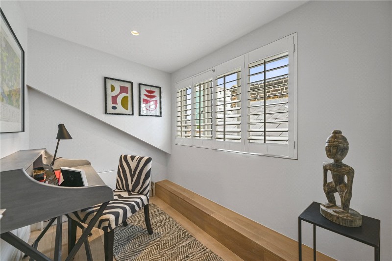 Kensington Place, Kensington, London, W8