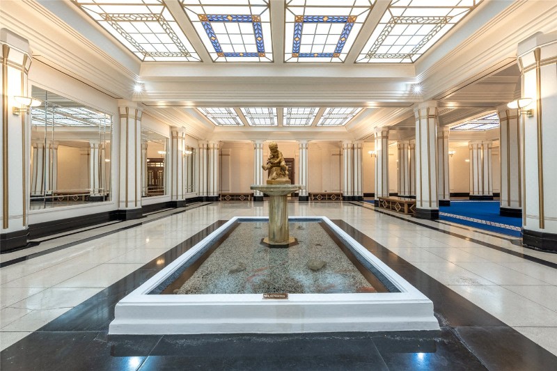Berkeley Court, Baker Street, London, NW1