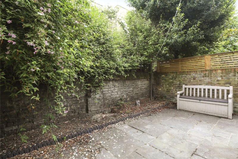 Warbeck Road, London, W12