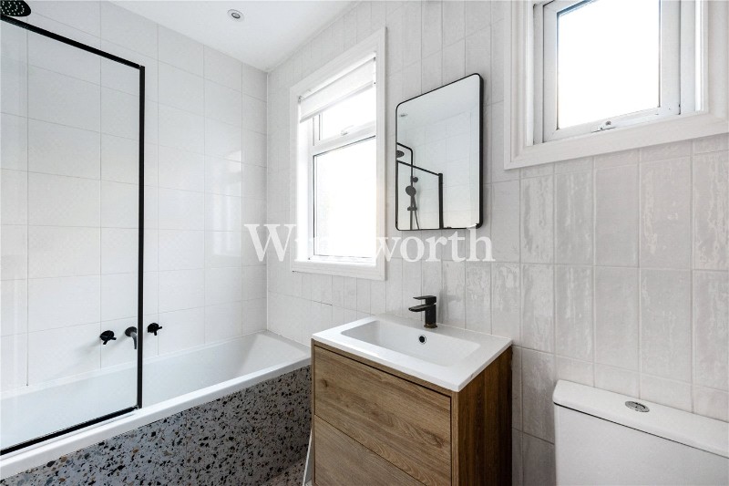 La Rose Lane, London, N15