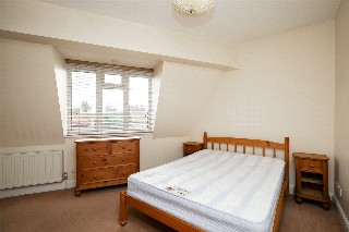Grosvenor Parade, Uxbridge Road, London, W5