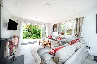 Station Road, Bentley, Farnham, Hampshire, GU10