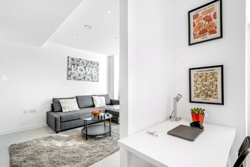 Cendal Crescent, London, E1