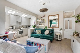Dinsmore Road, London, SW12