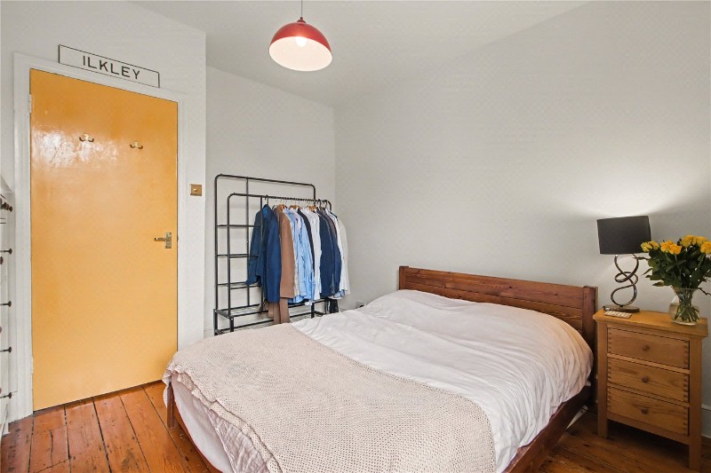 Rathcoole Gardens, London, N8