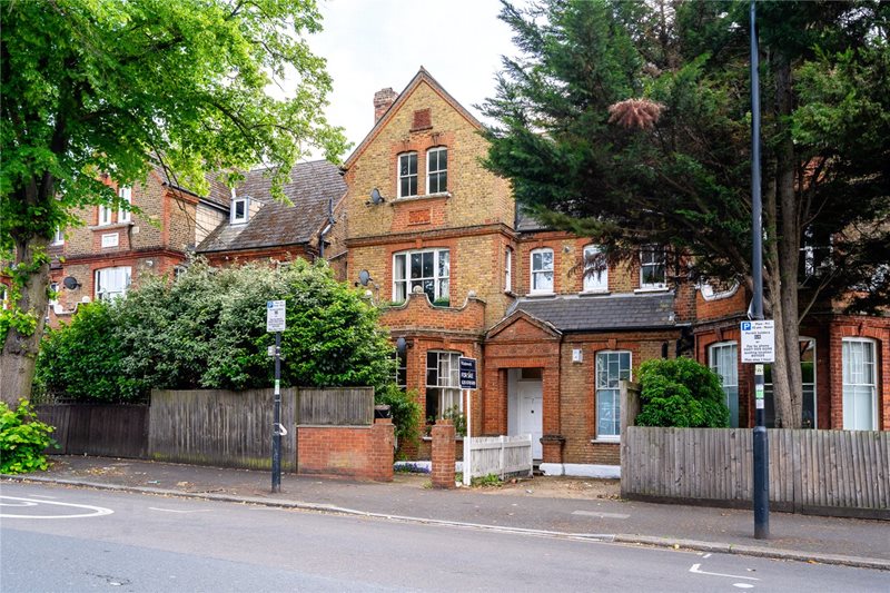 Thornton Avenue, London, SW2