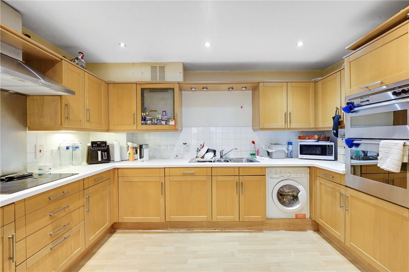 Newholme Court, 89A Oatlands Drive, Weybridge, KT13