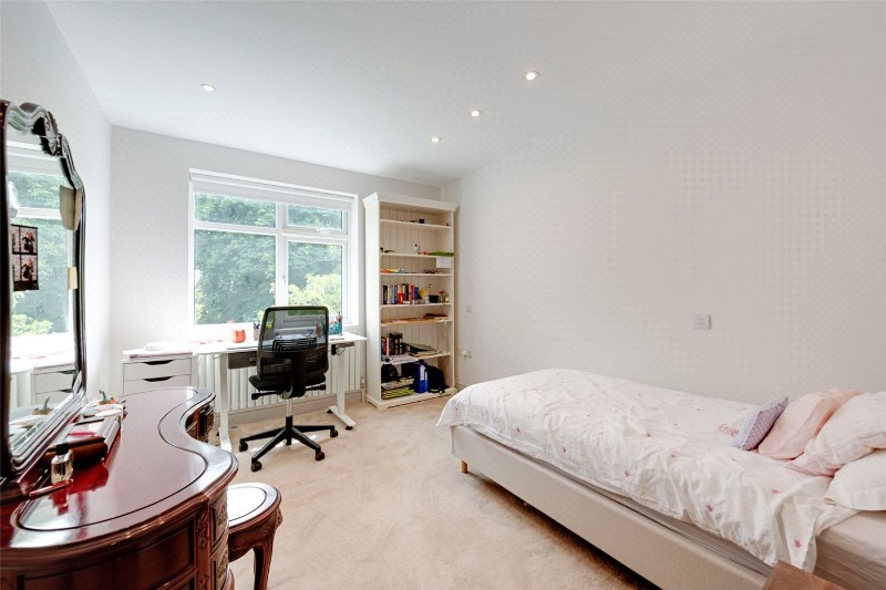 The Ridgeway, London, NW11