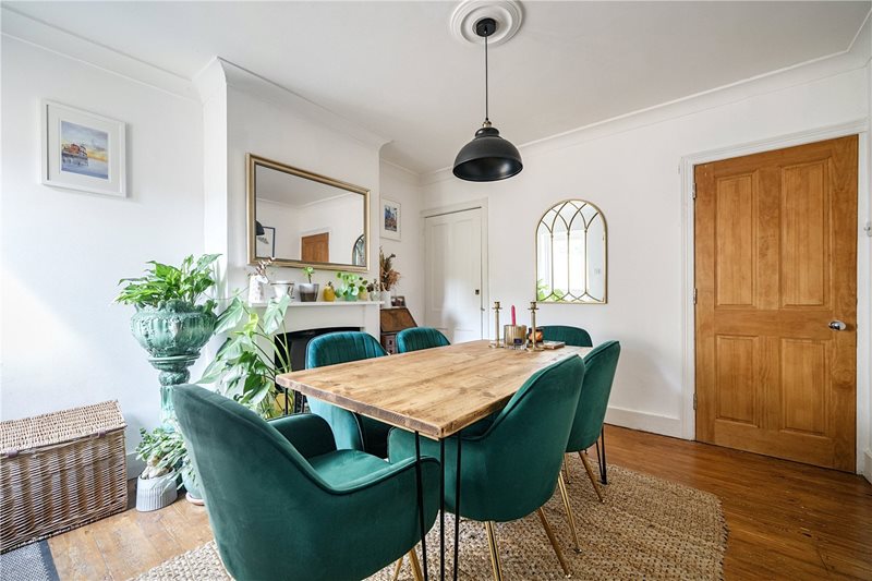 Wykeham Road, Farnham, Surrey, GU9